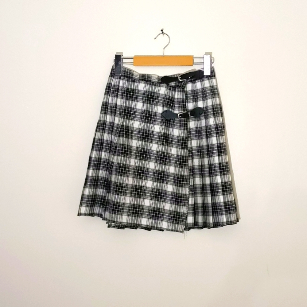 Evidence| Black and White Knife Pleated Plaid Mini Skirt Rayon Polyester Blend